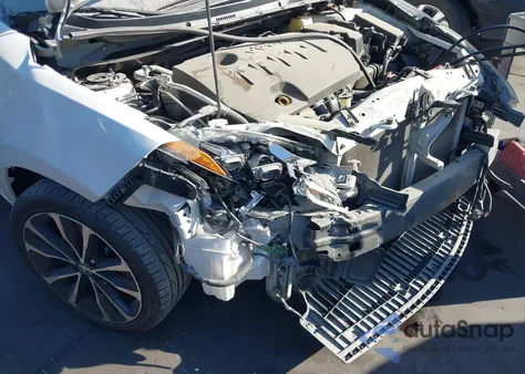 2017 Toyota Corolla Se z USA, uszkodzony, nr VIN 5YFBURHEXHP606859